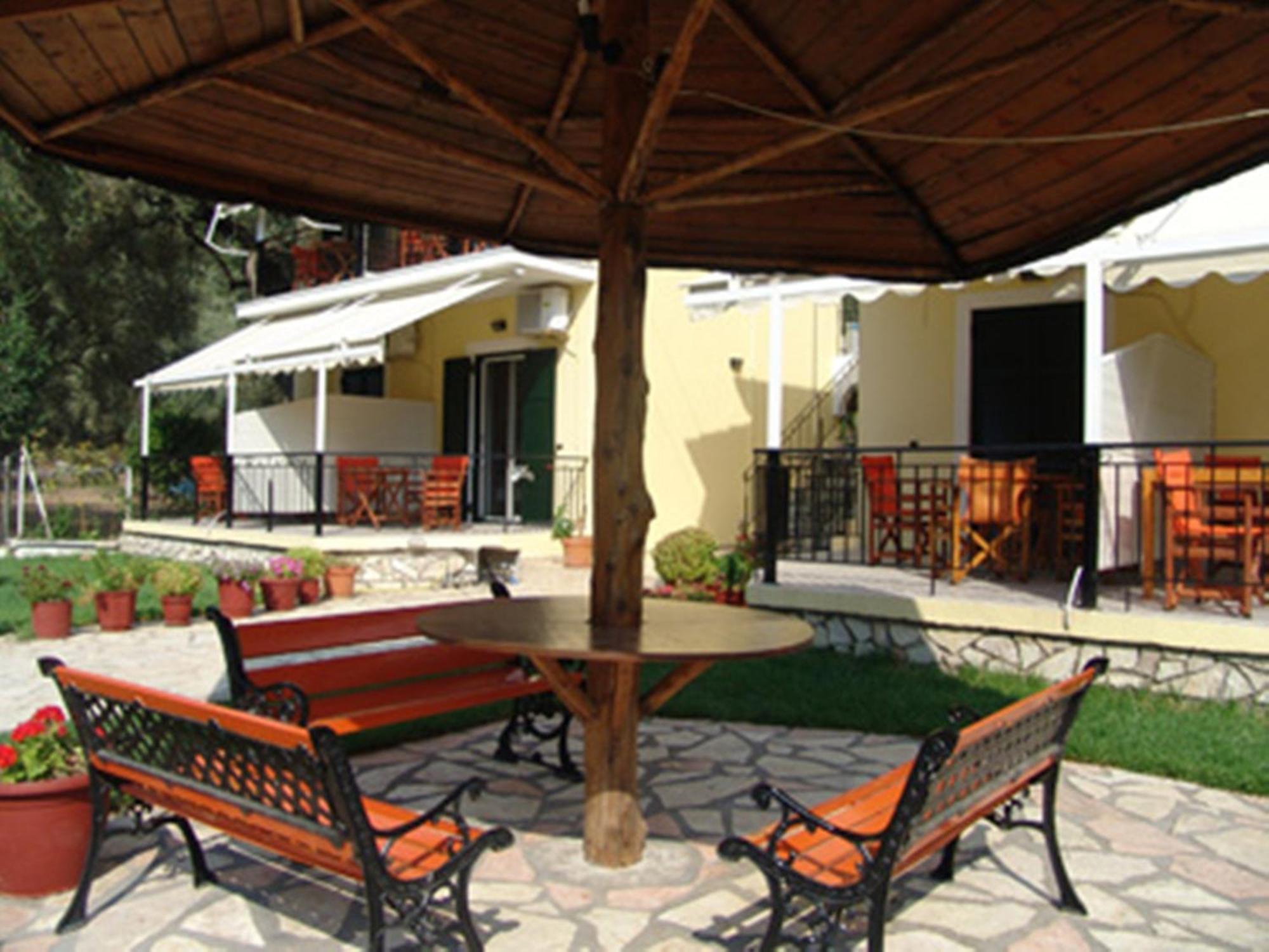 Natasa Studios Mikros Gialos Exterior foto
