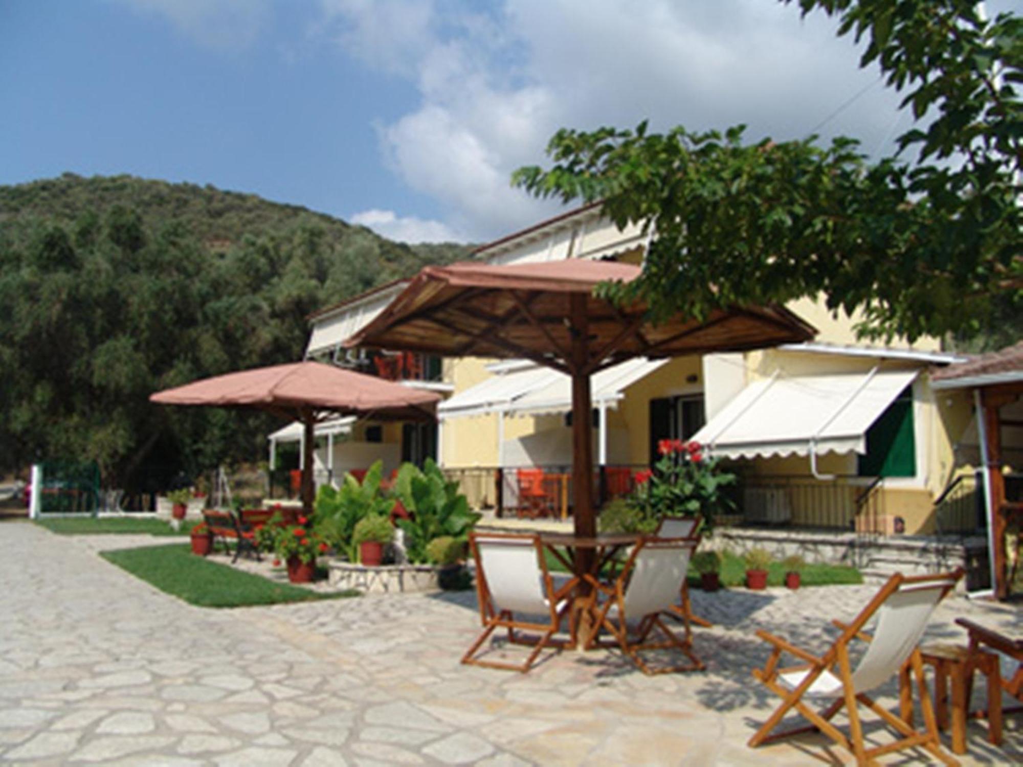 Natasa Studios Mikros Gialos Exterior foto